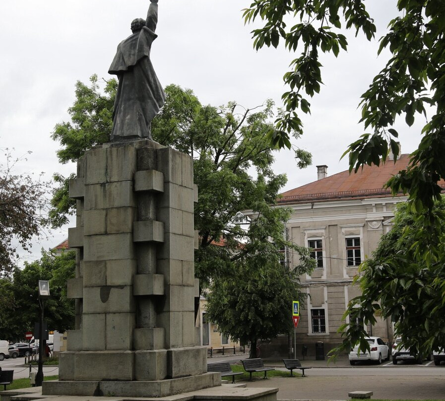Statue of Andrei Muresanu-Bistrita必去景点