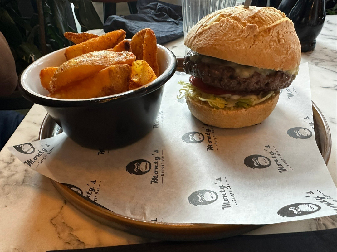 Monty's Burger Bar