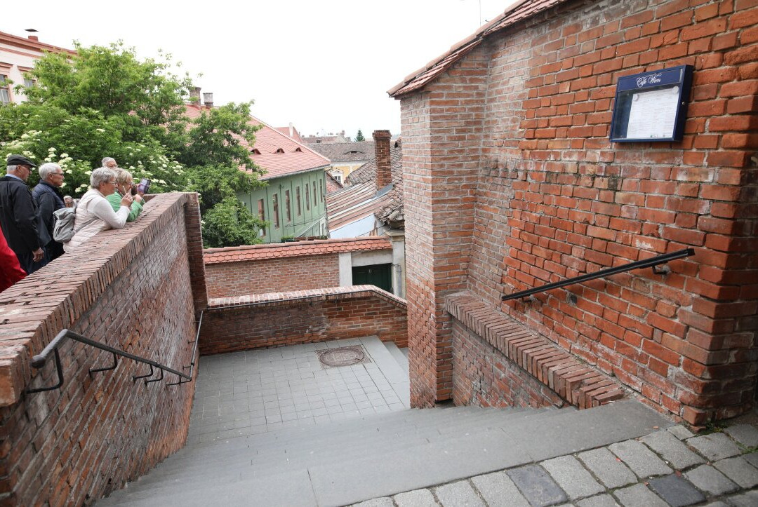 Passage of Stairs-锡比乌必去景点