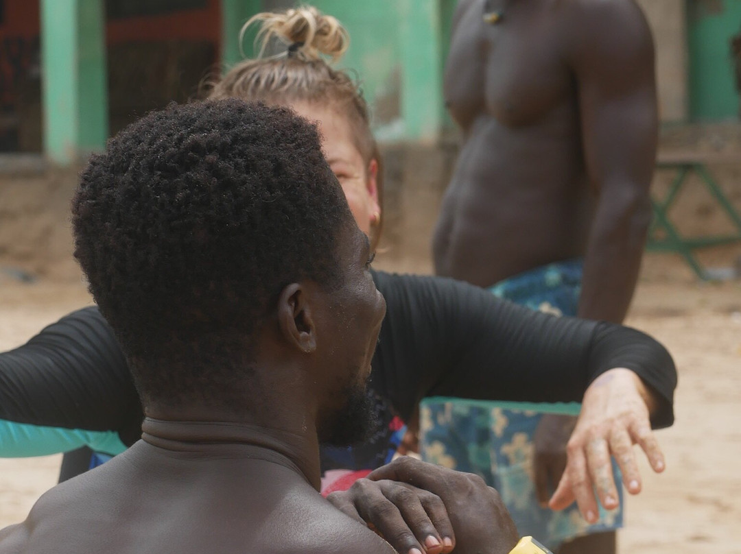 Justice's Brothers Surf School & Camp-Busua必去景点