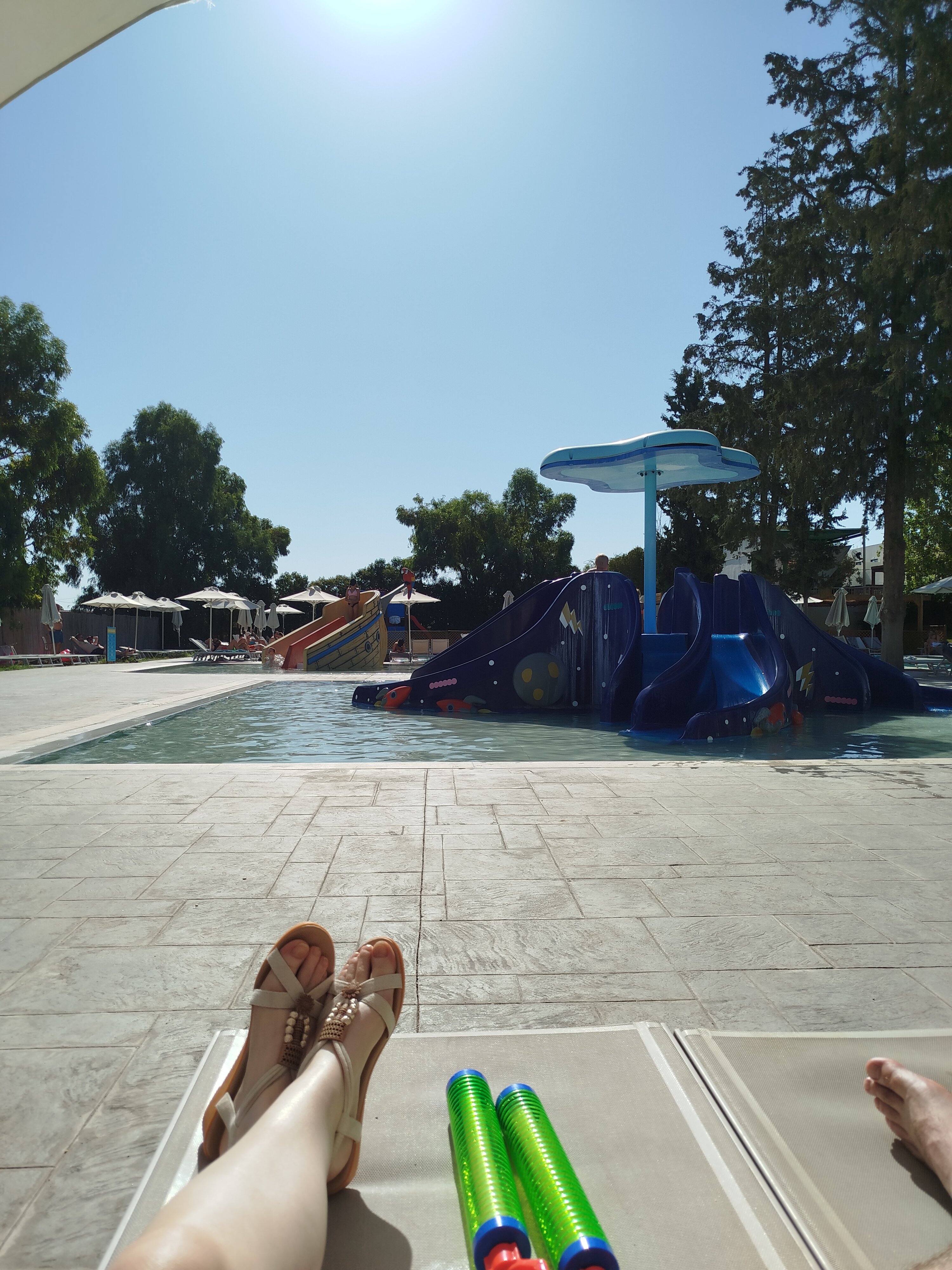 Blue Sea Holiday Village-官方