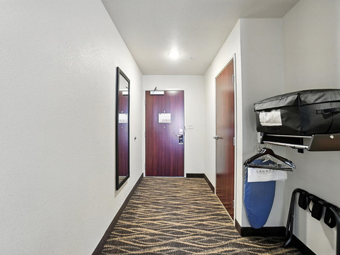 Cobblestone Hotel & Suites - Bellefontaine