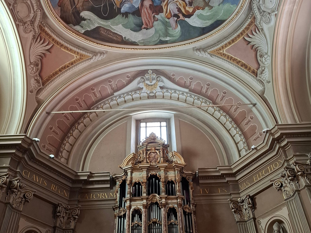 Chiesa dei Santi Pietro e Paolo-托里德尔贝纳科必去景点