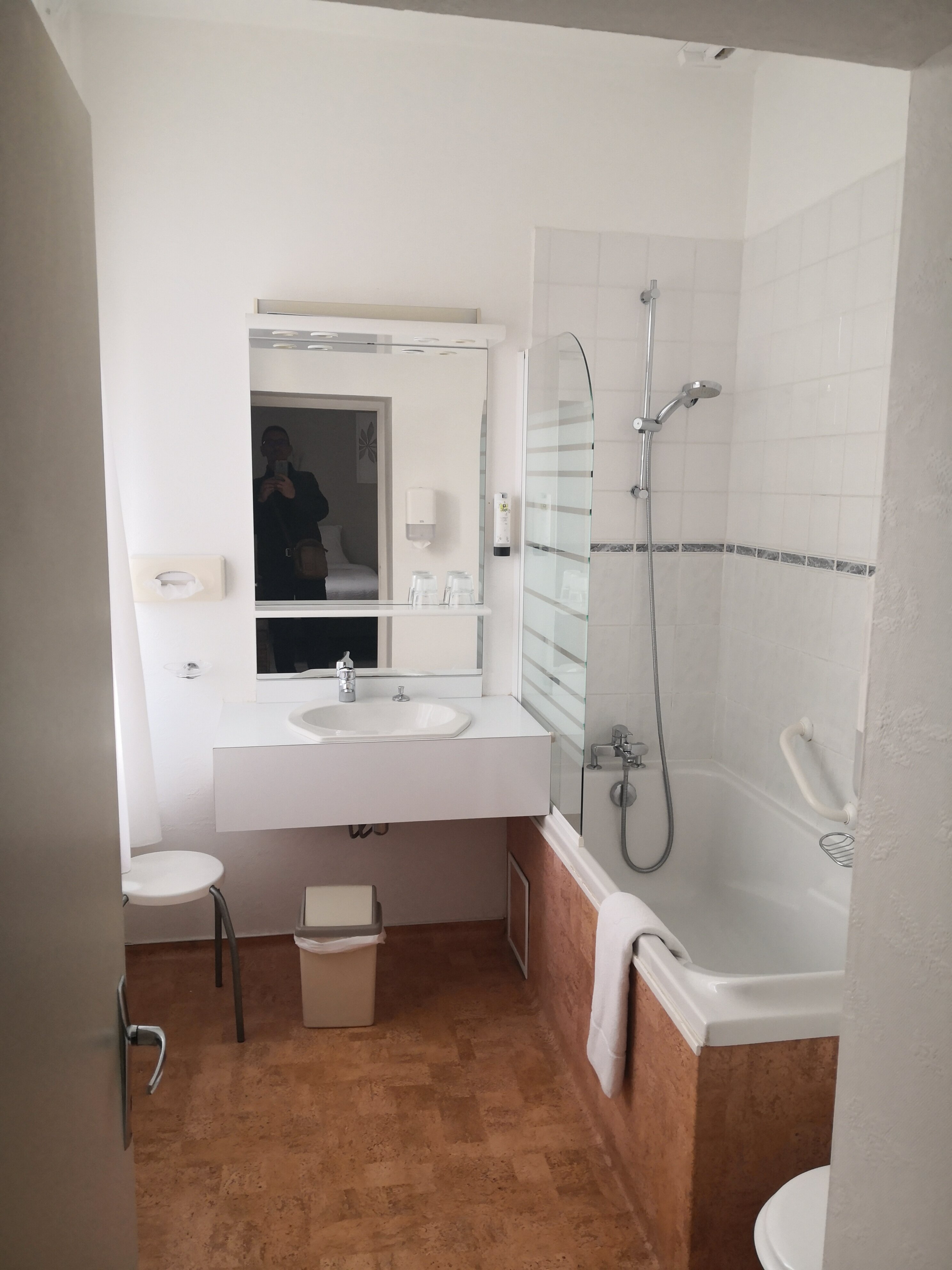 Logis Hostellerie Saint Louis-浴室