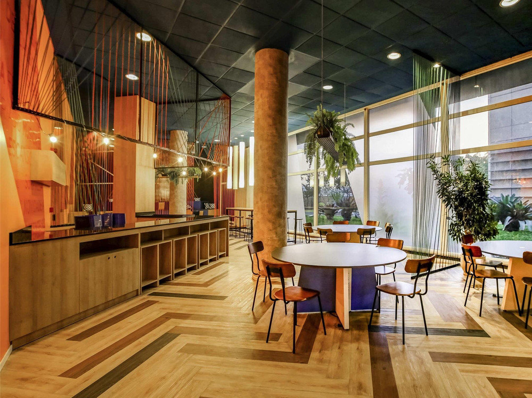 坦波雷宜必思快捷酒店主图