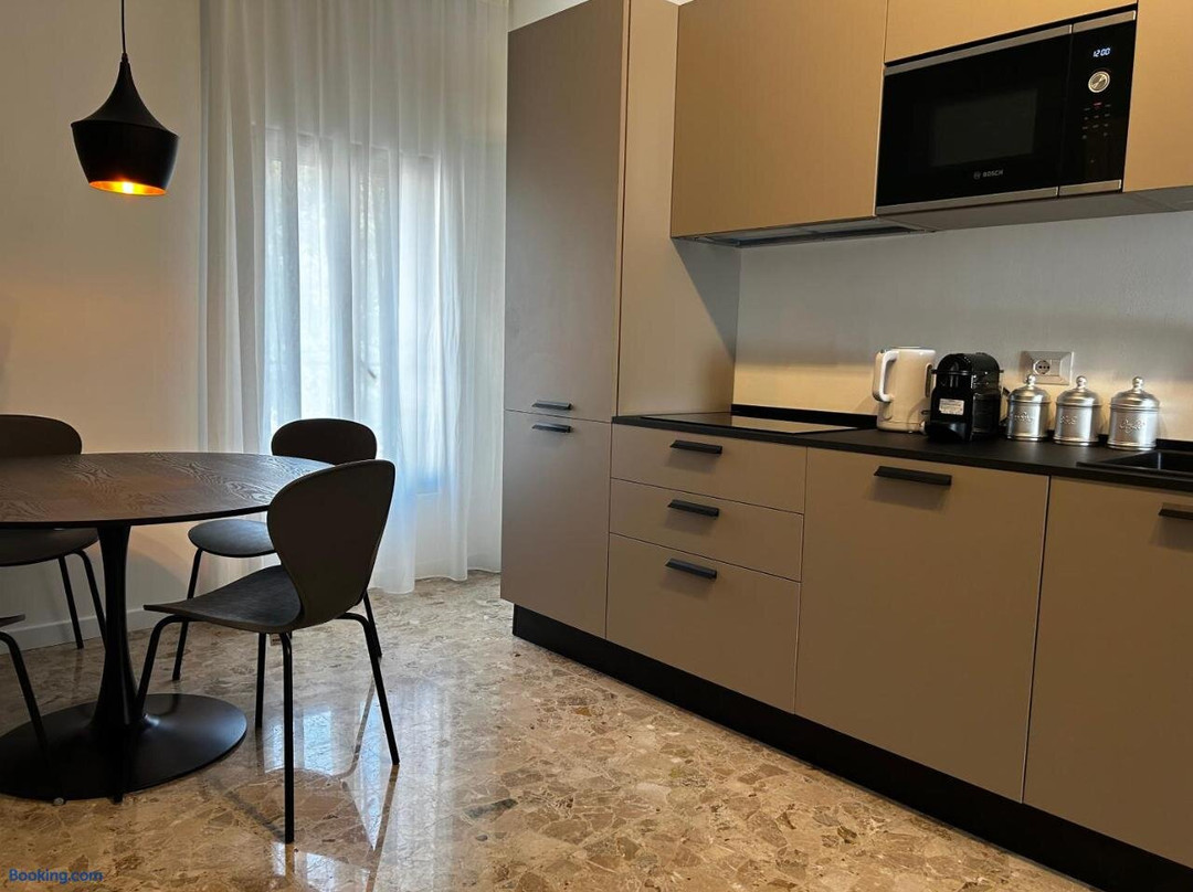 Catullo Lounge And Rooms Near The Airport