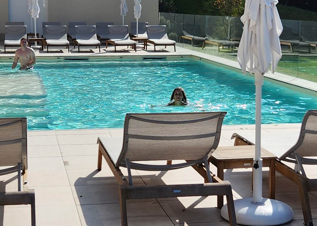 德拉图尔城堡酒店主图