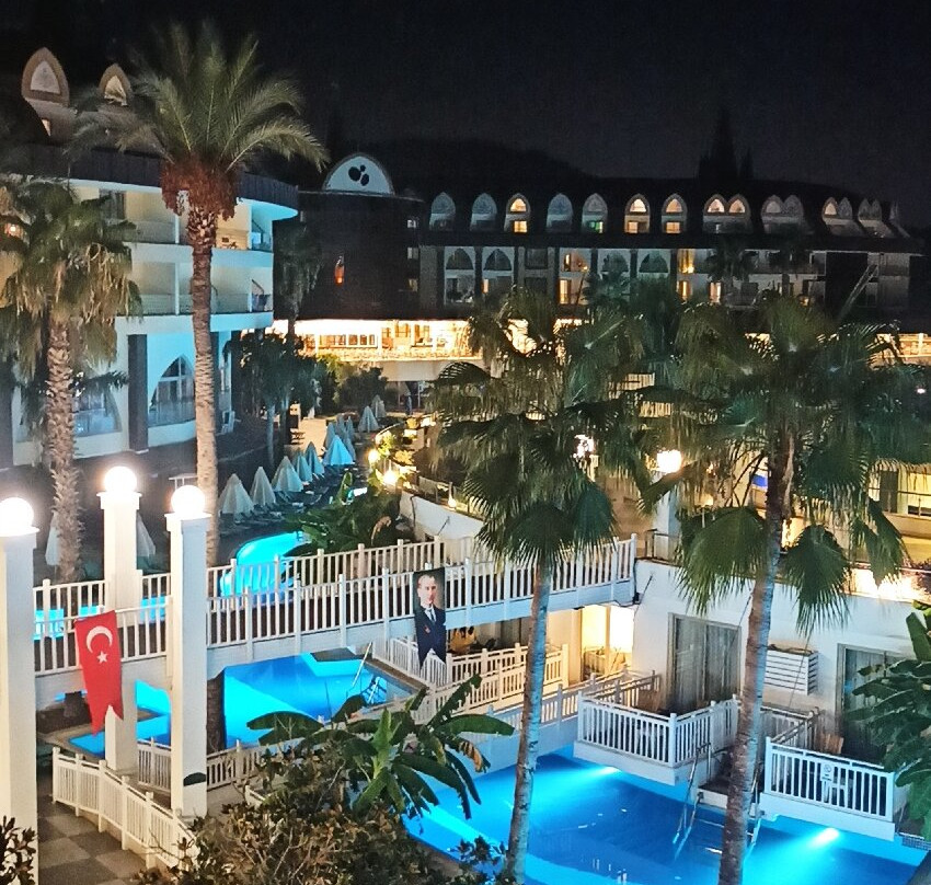 Crystal Prestige Elite Hotel