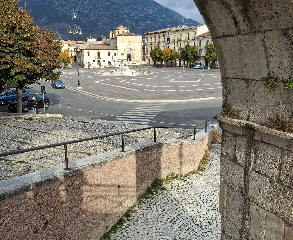 Corso Ovidio-苏尔莫纳必去景点