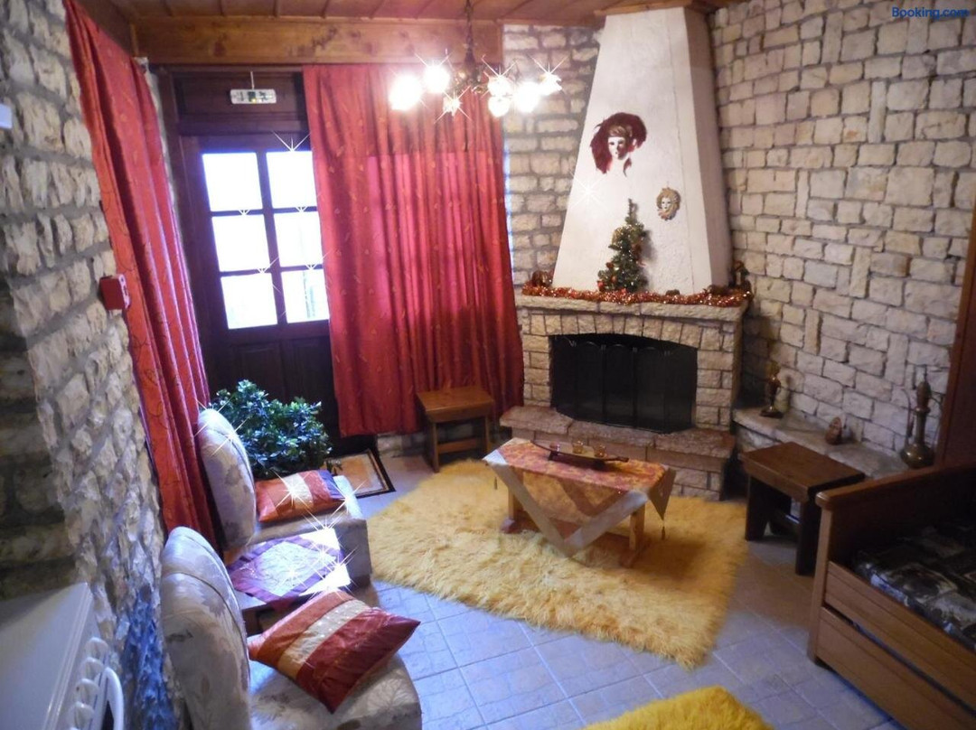 Elatos Rooms