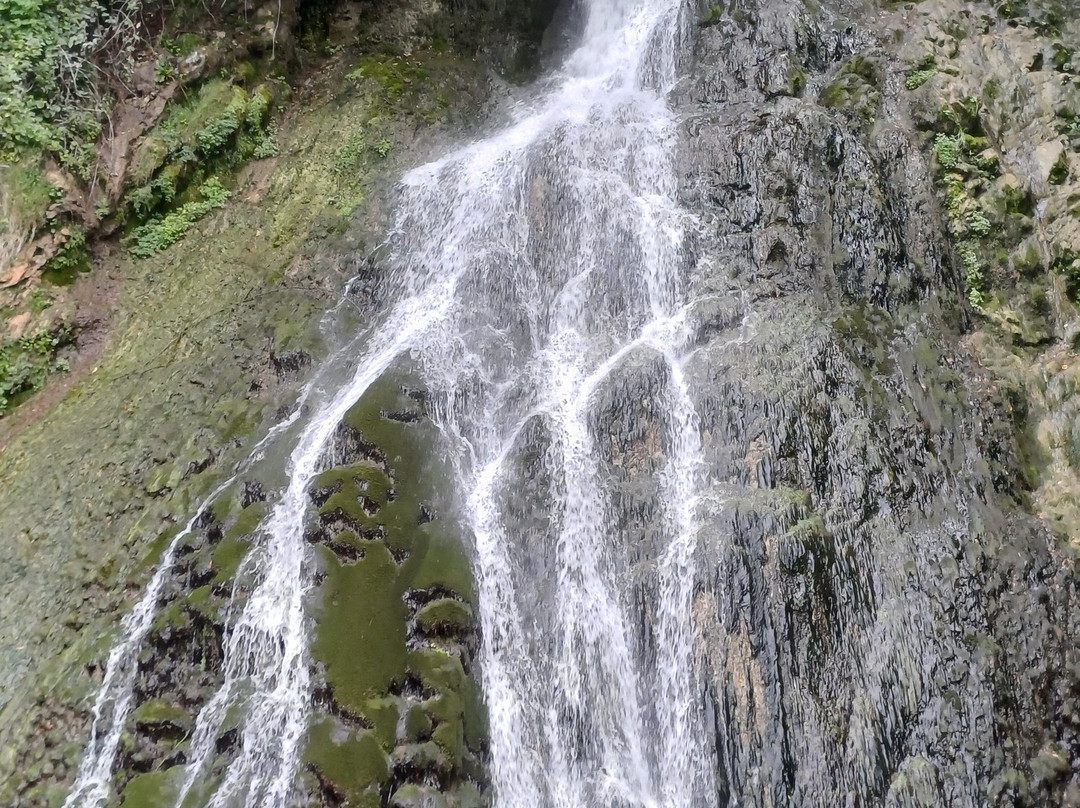 Cascata Vallategna-Asso必去景点