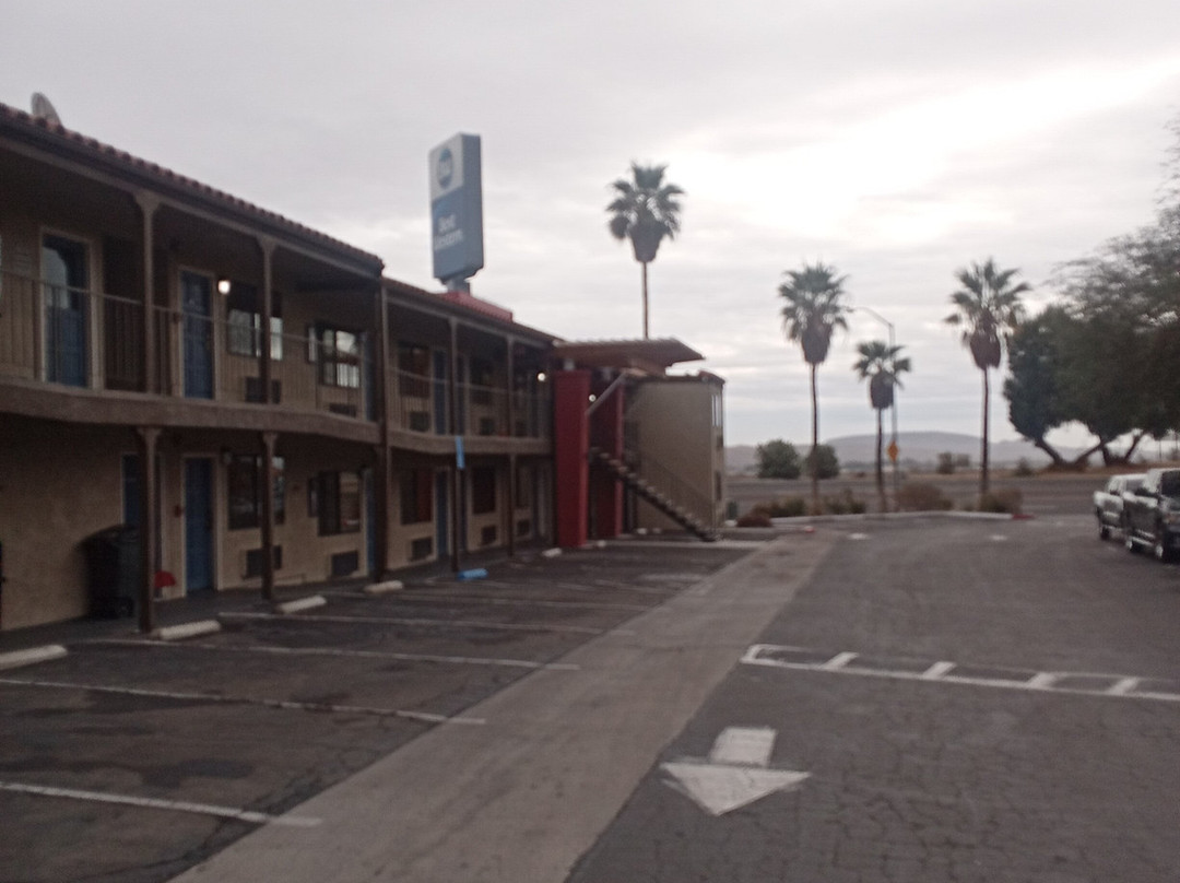 Best Western Plus New Barstow Inn & Suites主图