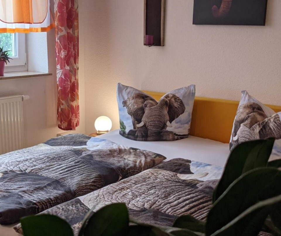 Teutschenthal酒店住宿-Café & Mehr