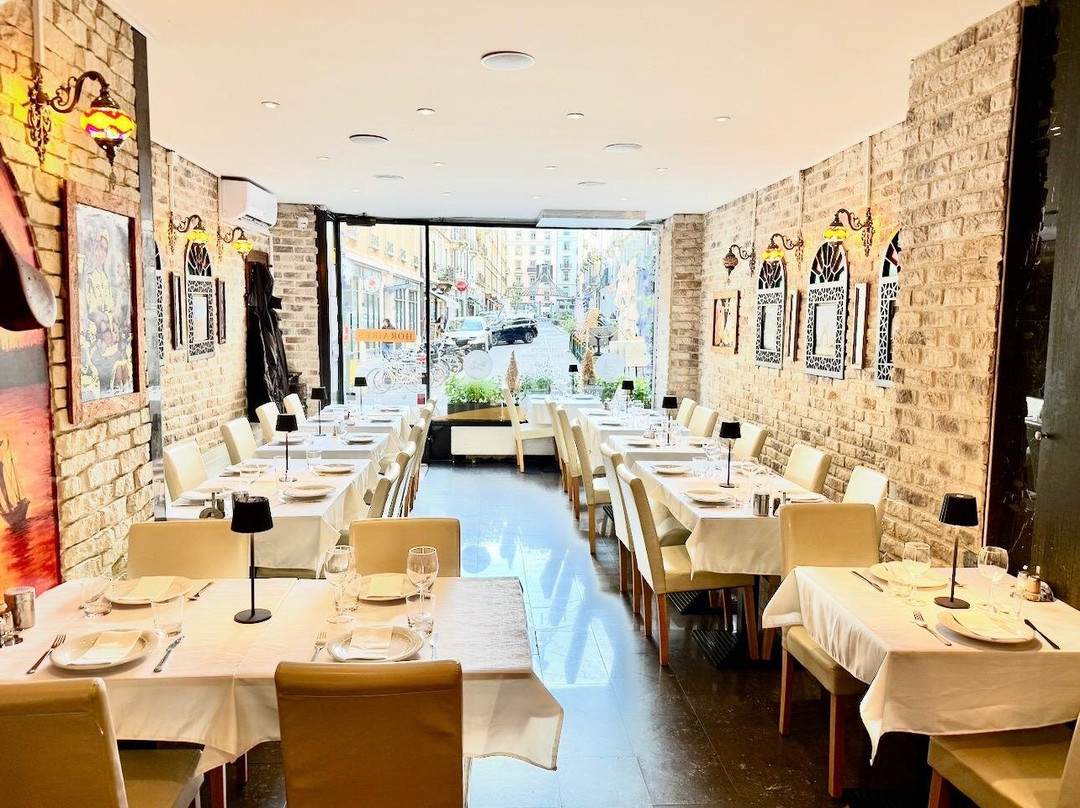 Restaurant Tehran - Geneva Center