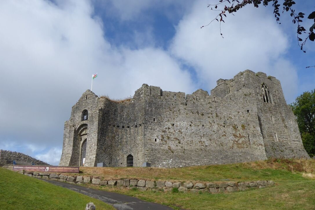 Oystermouth Castle-Mumbles必去景点