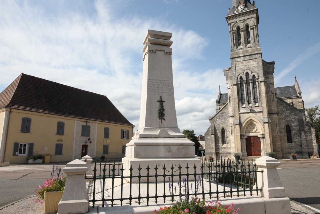 Le Monuments aux morts de Navilly-Navilly必去景点