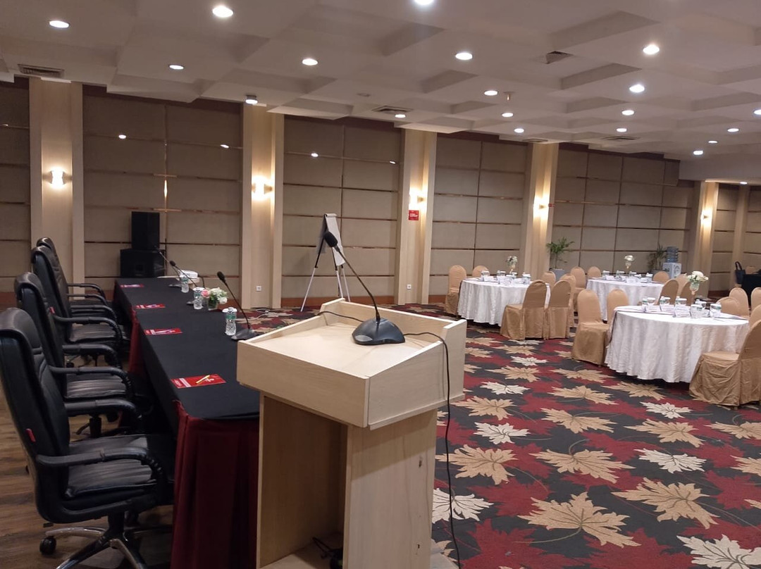 潘格兰海滩酒店主图