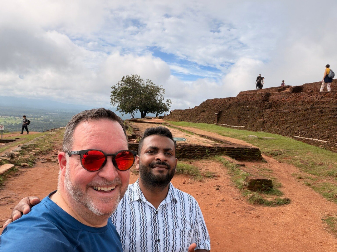 Lanka Tour Driver-Hingurakgoda必去景点
