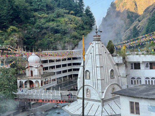 My Himachal Travel - MHT CABS-昌迪加必去景点