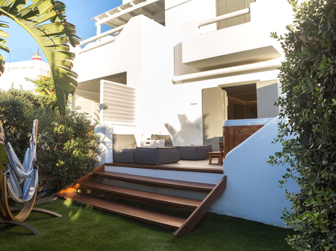 18 葡萄酒店主图