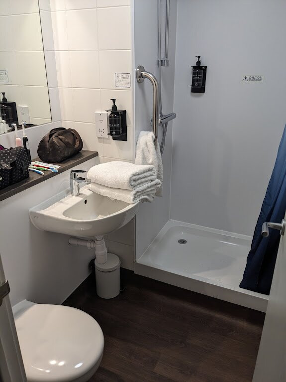 史塔佛德市中心旅游旅馆主图