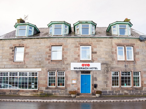 Dalwhinnie酒店住宿-OYO Braeriach Hotel, Highlands Scotland