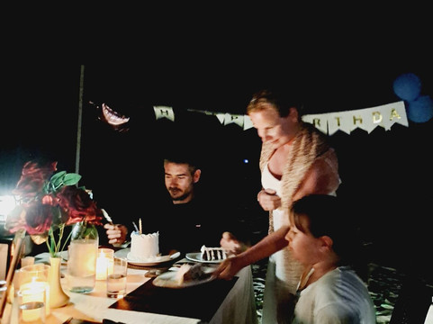 那拉维利海滩温泉酒店主图