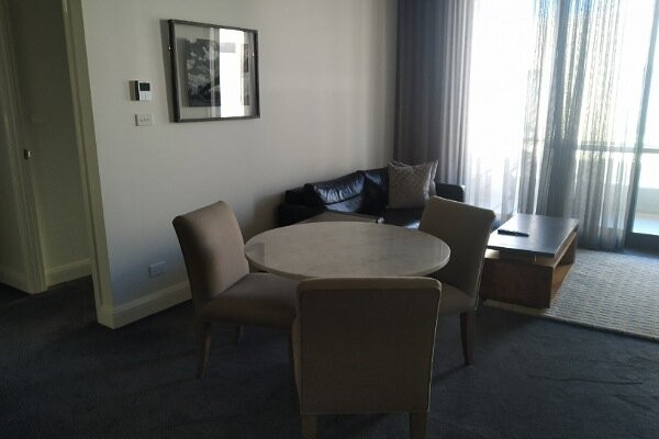 堪培拉骑士桥酒店主图