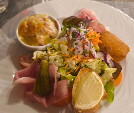 东色当黄金之心原创城市酒店主图