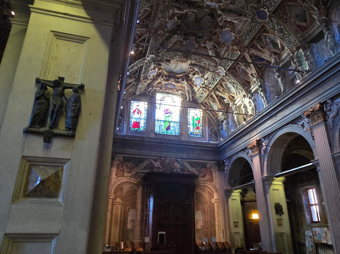 Santuary of Our Lady of Miracles-萨龙诺必去景点