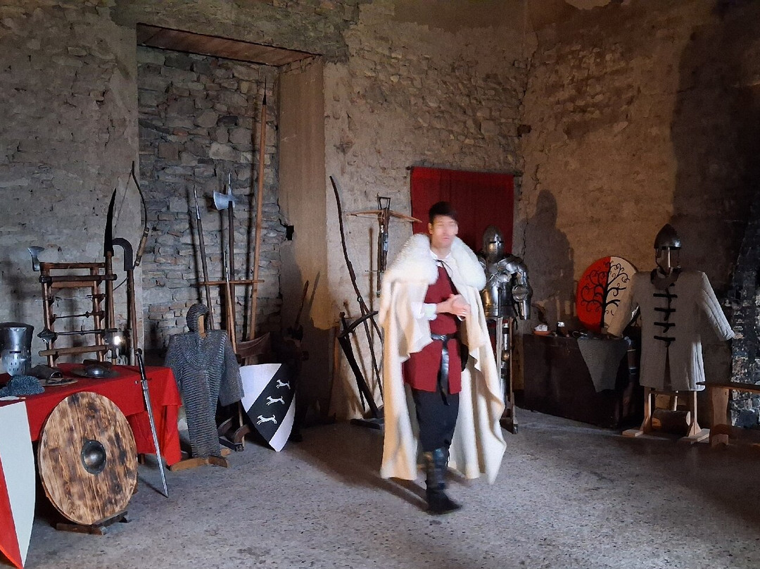 Castello Pallavicino di Varano de' Melegari-Varano de' Melegari必去景点