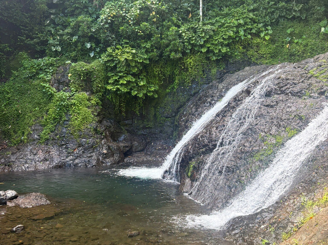 Papaseea Sliding Rock-阿皮亚必去景点