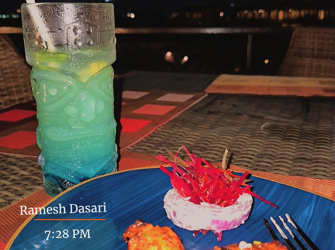 Upper Deck Bar & Lounge-维沙哈巴南必去景点