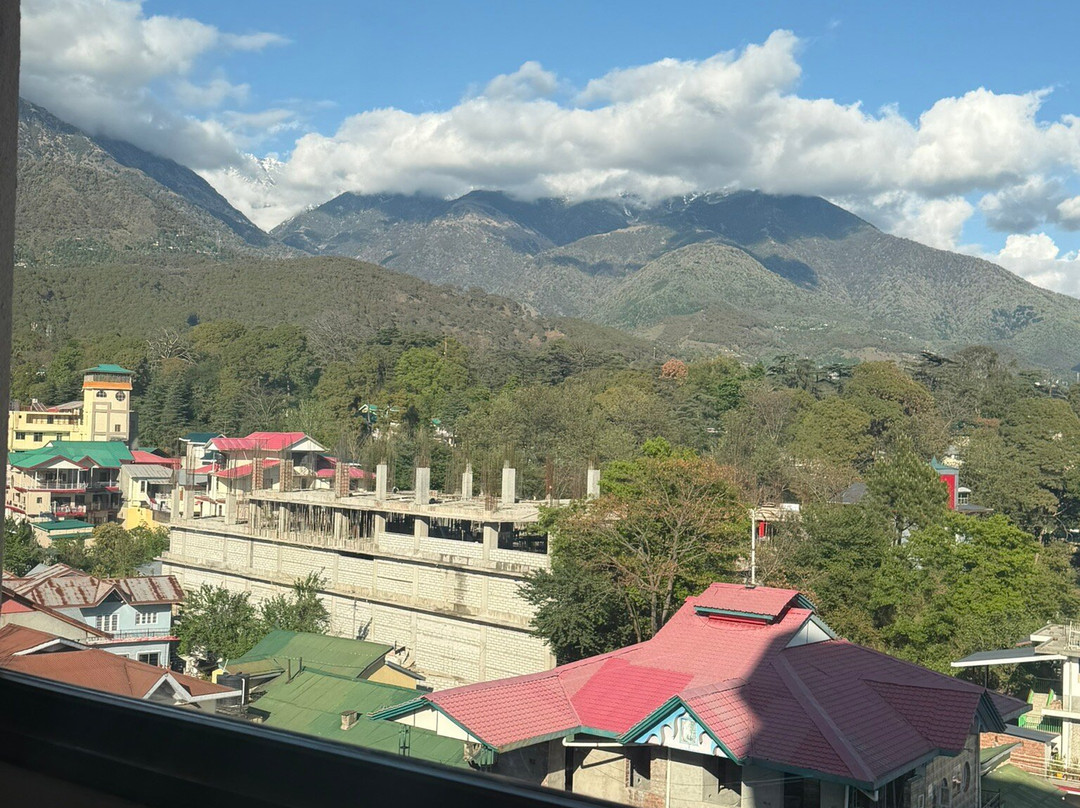 帕拉姆普尔 RS 萨洛瓦门廊酒店主图