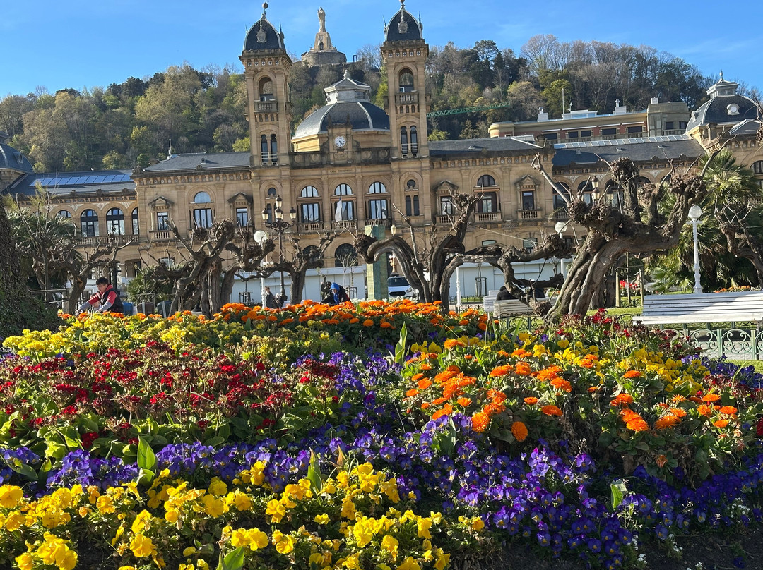 Alderdi Eder parkea-圣塞瓦斯蒂安必去景点