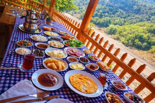 Uçar Pansiyon-餐饮