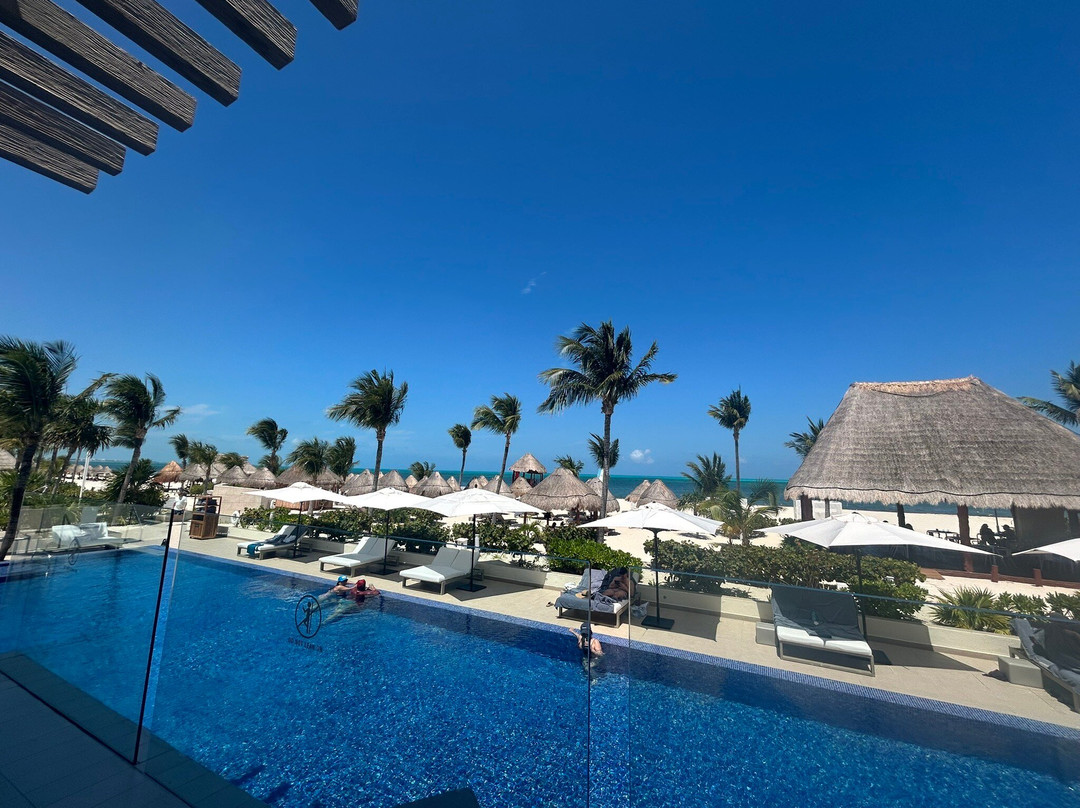 挚爱女人海滩酒店-全包-限成人主图