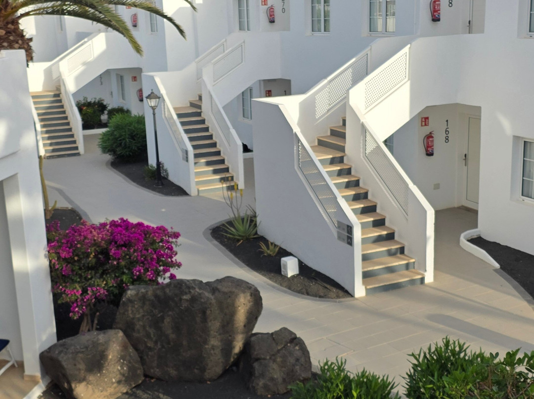 H10怀特精品套房酒店-仅限成人主图