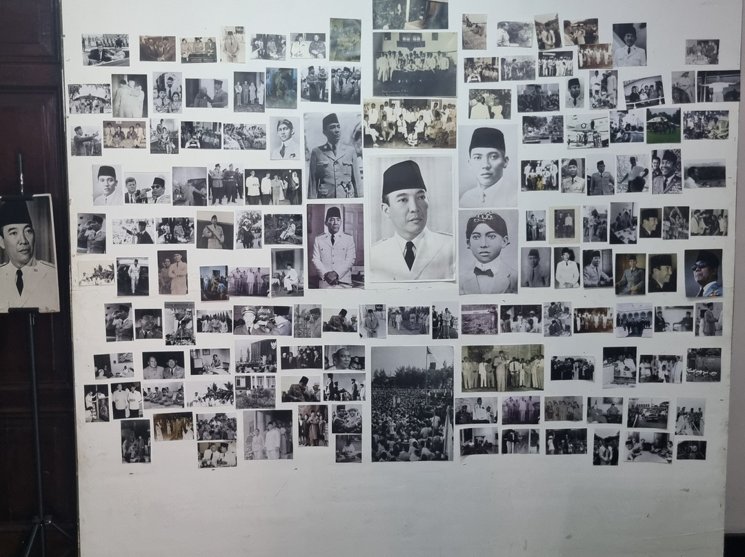 萨沃伊霍曼酒店主图