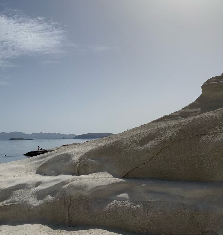 Sarakiniko Beach-米洛斯岛必去景点
