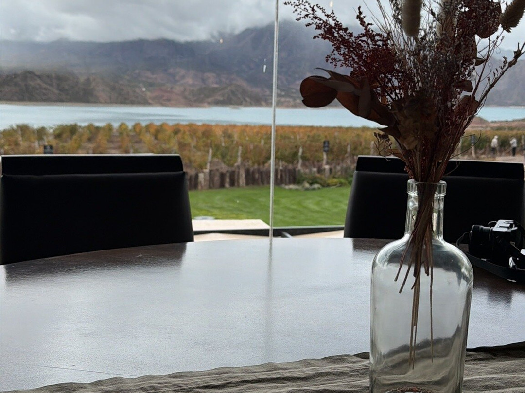 波垂利罗斯大酒店主图