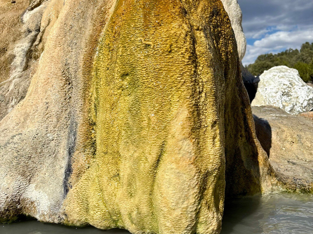 Travertine Hot Spring-布里奇波特必去景点