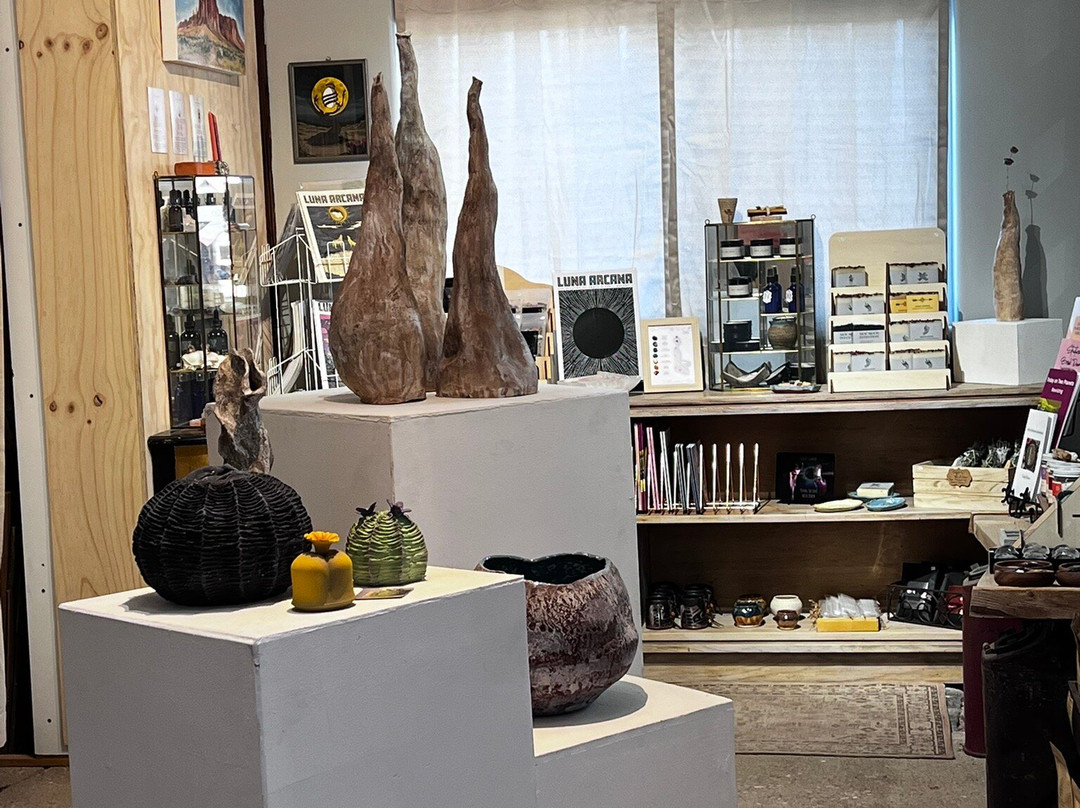 Desert Basin Gallery llc-Pioneertown必去景点