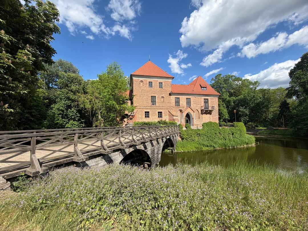 Oporów Castle Museum-Kutno必去景点