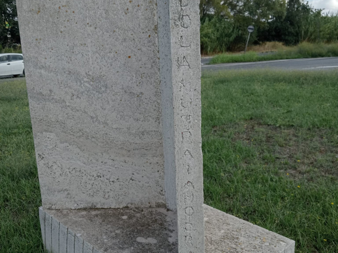 monumento "I lavori artigianali"-Acilia必去景点