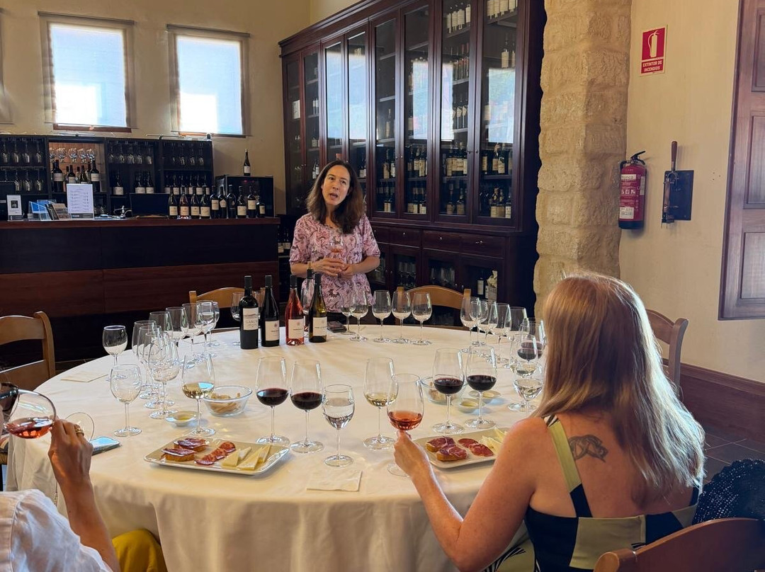Bodegas Luis Pérez-赫雷斯德拉弗隆特拉必去景点
