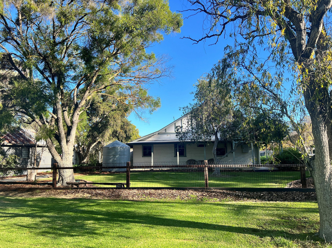 Mundulla Cottage and Cabins