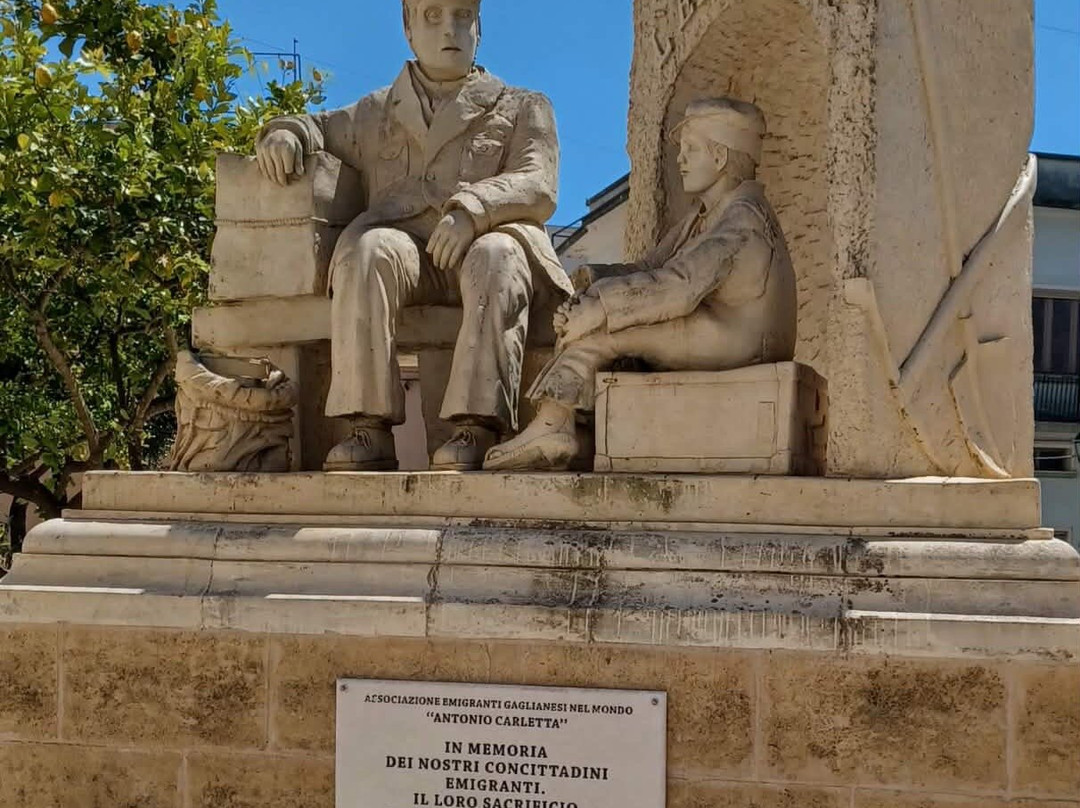 Monumento All'emigrante