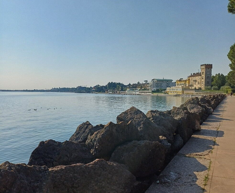Lungolago Di Desenzano Del Garda-代森扎诺-德尔加达必去景点