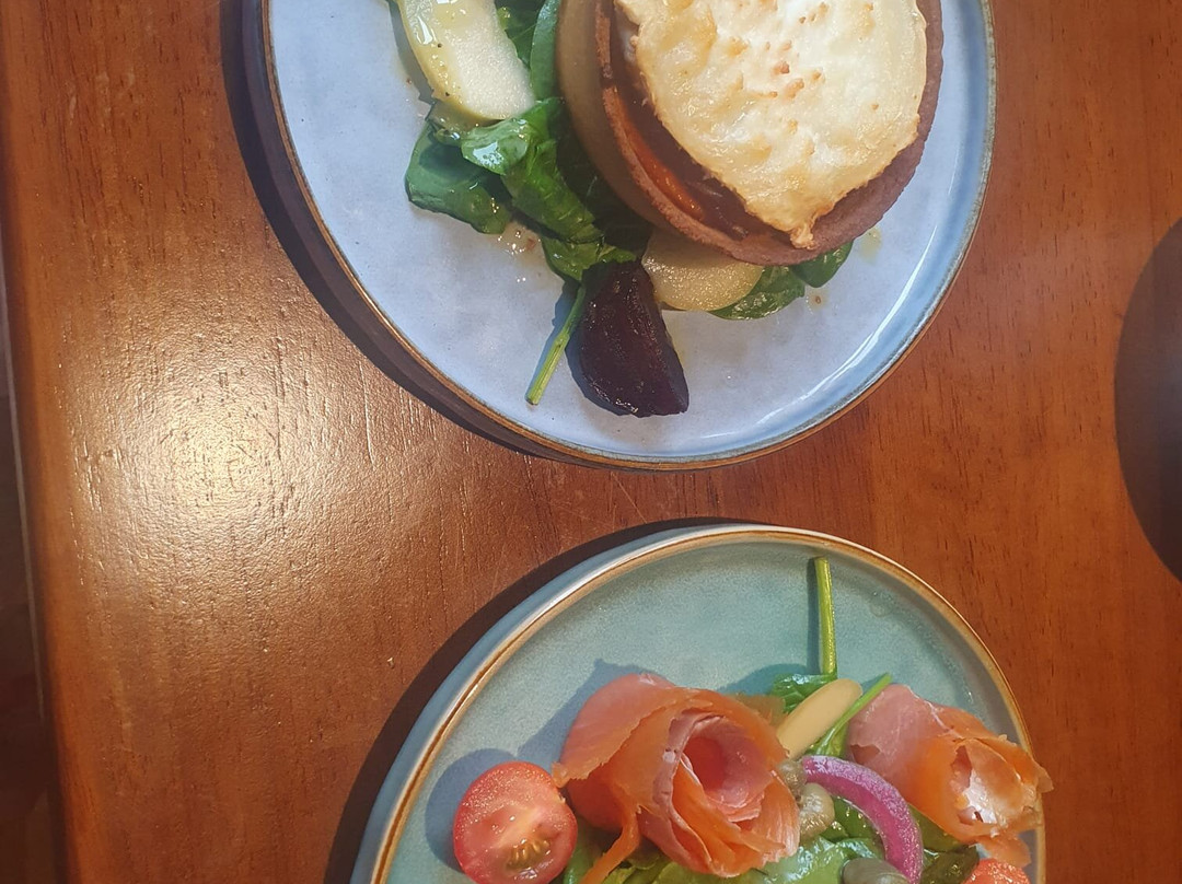 滨水酒店及餐厅主图